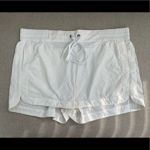 Vineyard Vines Ivory White Nylon / Spandex Drawstring Shorts XL Side Pockets